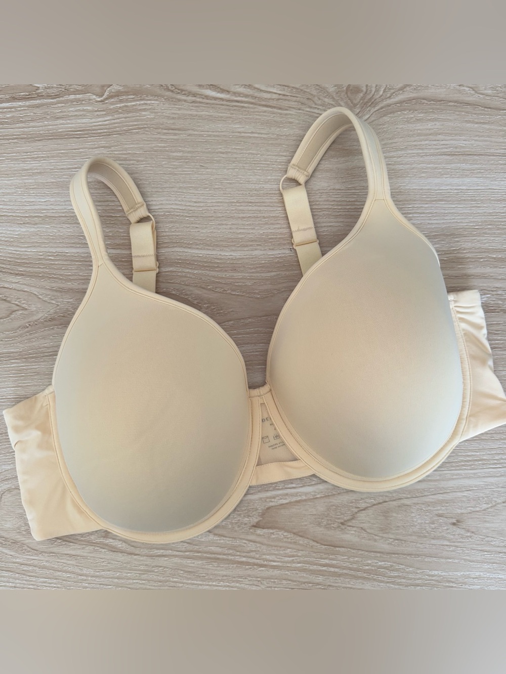 Underoutfit 40E Full Coverage‎ Bra Cream Underwired